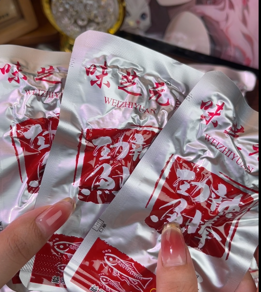 💛 味芝元劲辣鱼棒-来聚素材站